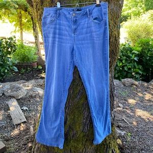 Simply Vera Vera Wang Bootcut size 18 jeans